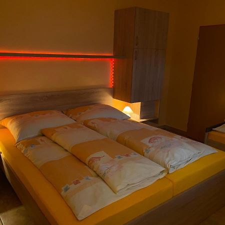 Privat No 13 Apartman Lipótszentmiklós Kültér fotó
