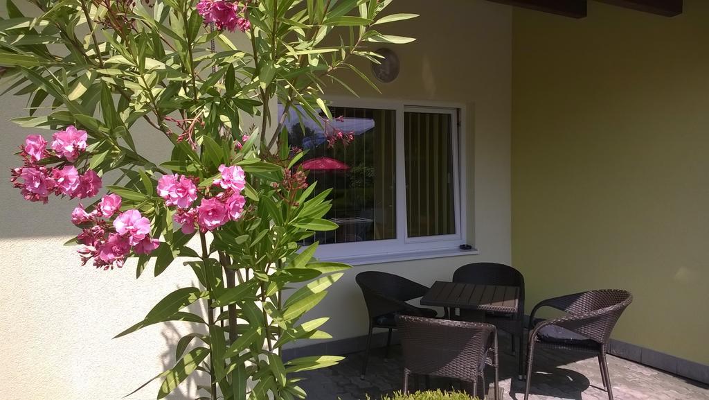 Privat No 13 Apartman Lipótszentmiklós Szoba fotó