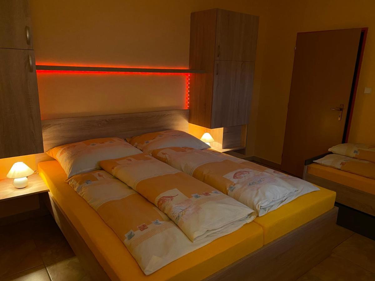 Privat No 13 Apartman Lipótszentmiklós Kültér fotó